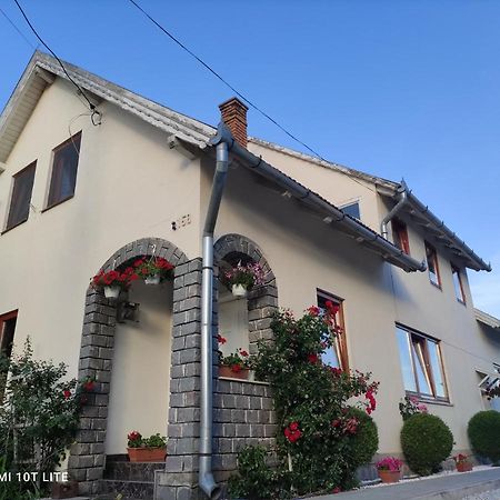 Rita Vendeghaz Apartment Ciumani Bagian luar foto