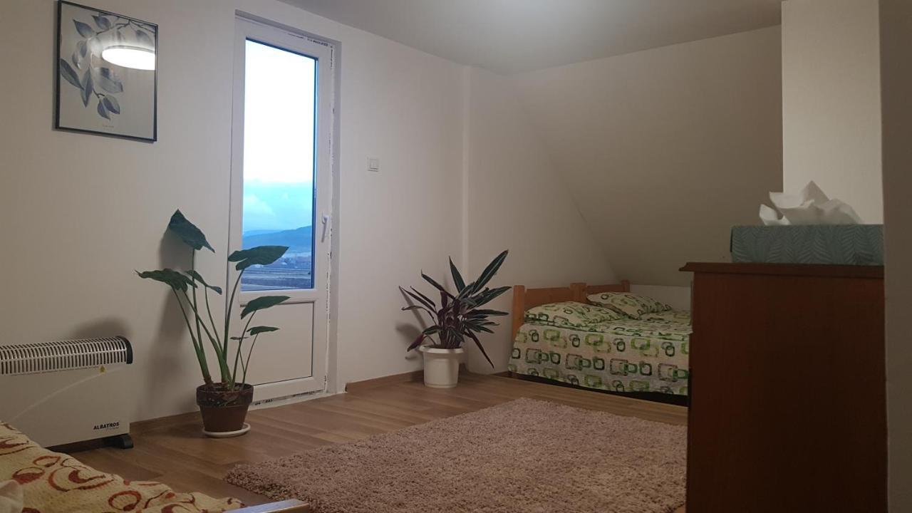 Rita Vendeghaz Apartment Ciumani Bagian luar foto