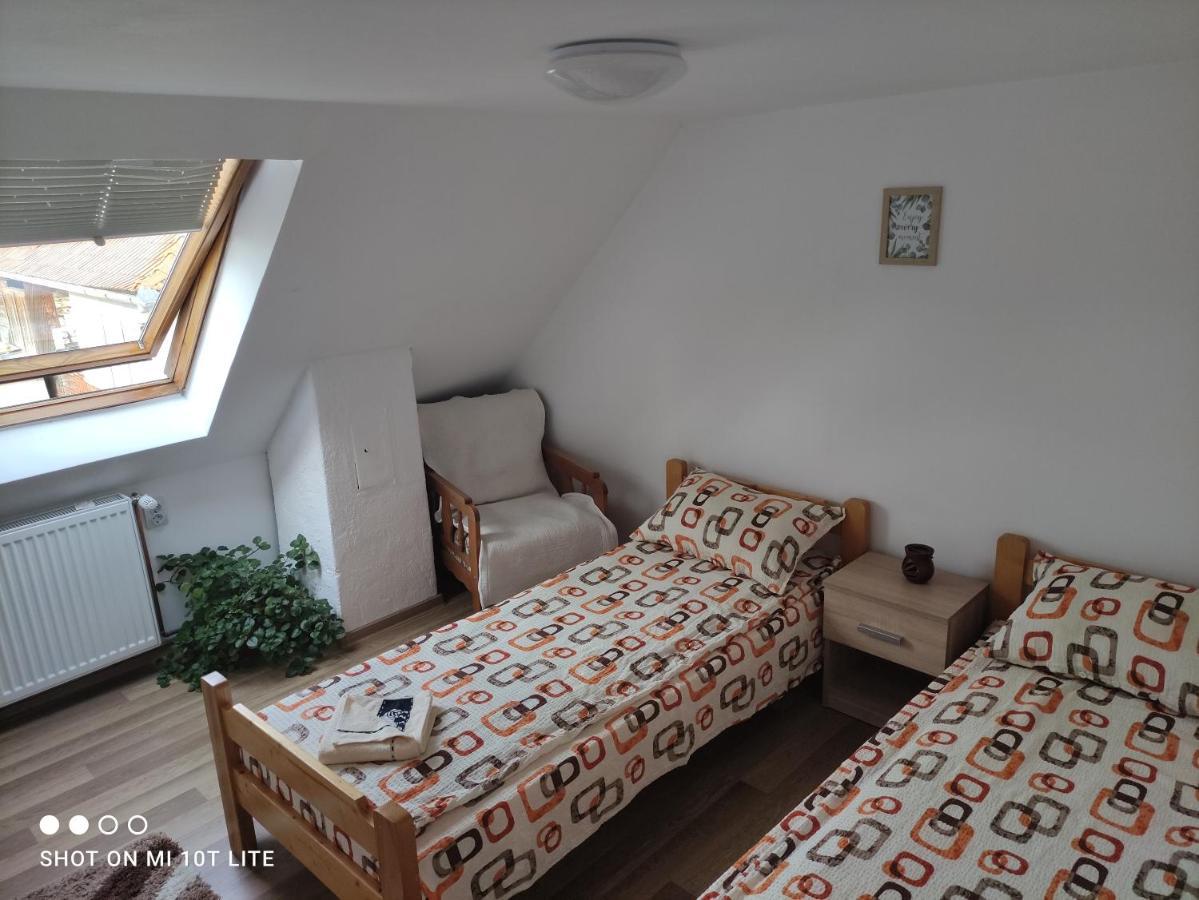 Rita Vendeghaz Apartment Ciumani Bagian luar foto