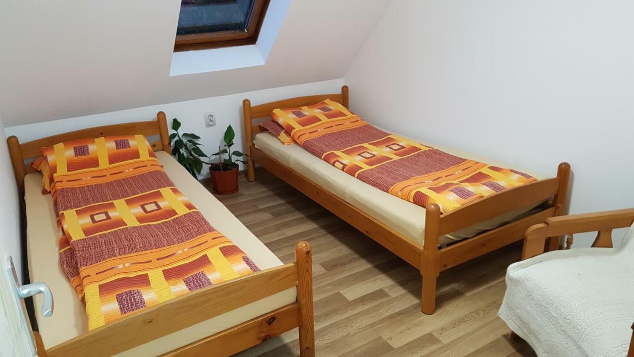 Rita Vendeghaz Apartment Ciumani Bagian luar foto
