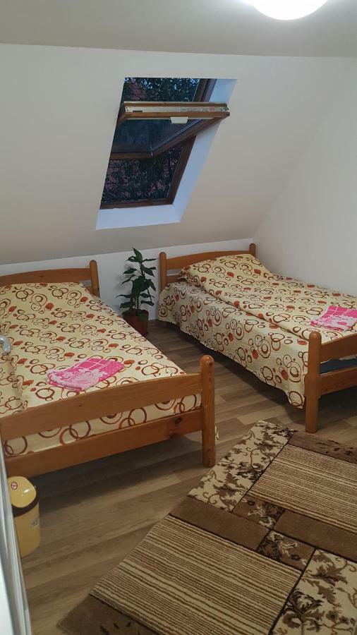 Rita Vendeghaz Apartment Ciumani Bagian luar foto